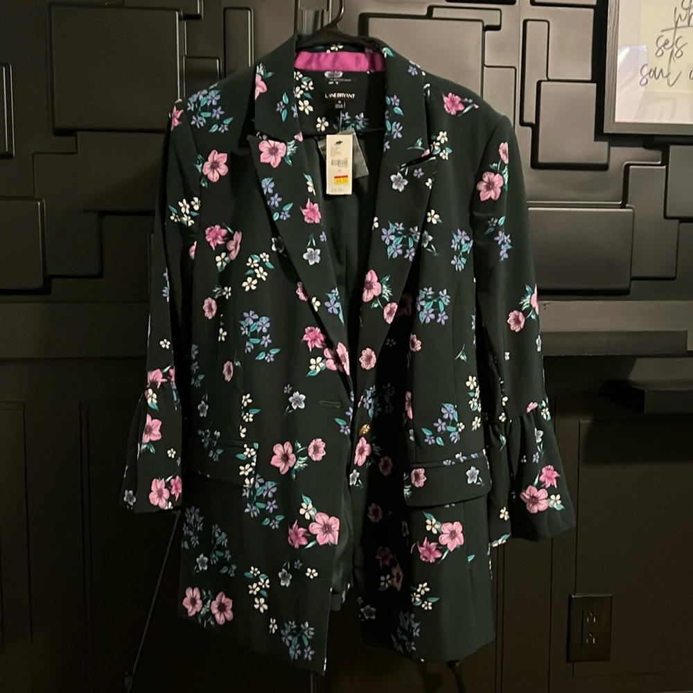 Green Floral Blazer w/Quarter Ruffle Sleeves